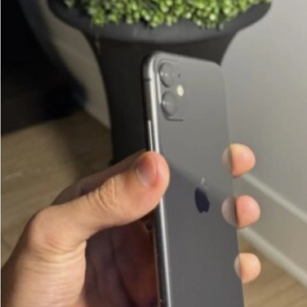Apple iPhone - Sleek Black Finish